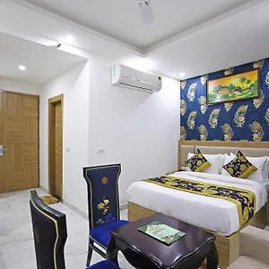 **** Bed & Breakfast Decent Suites Inn- Mahipalpur, Delhi Airport, Aerocity India